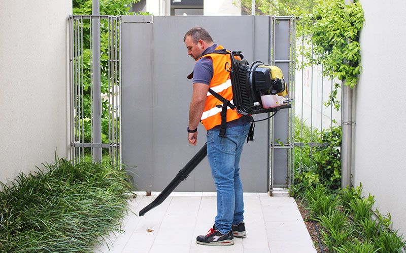 i nostri servizi di manutenzione giardini e verde condominiale